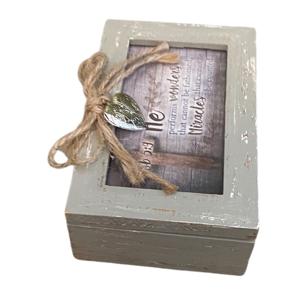 Cottage Garden" He Performed Wonders Weathered Natural Petite Locket Musical Box - Picture 6 of 7